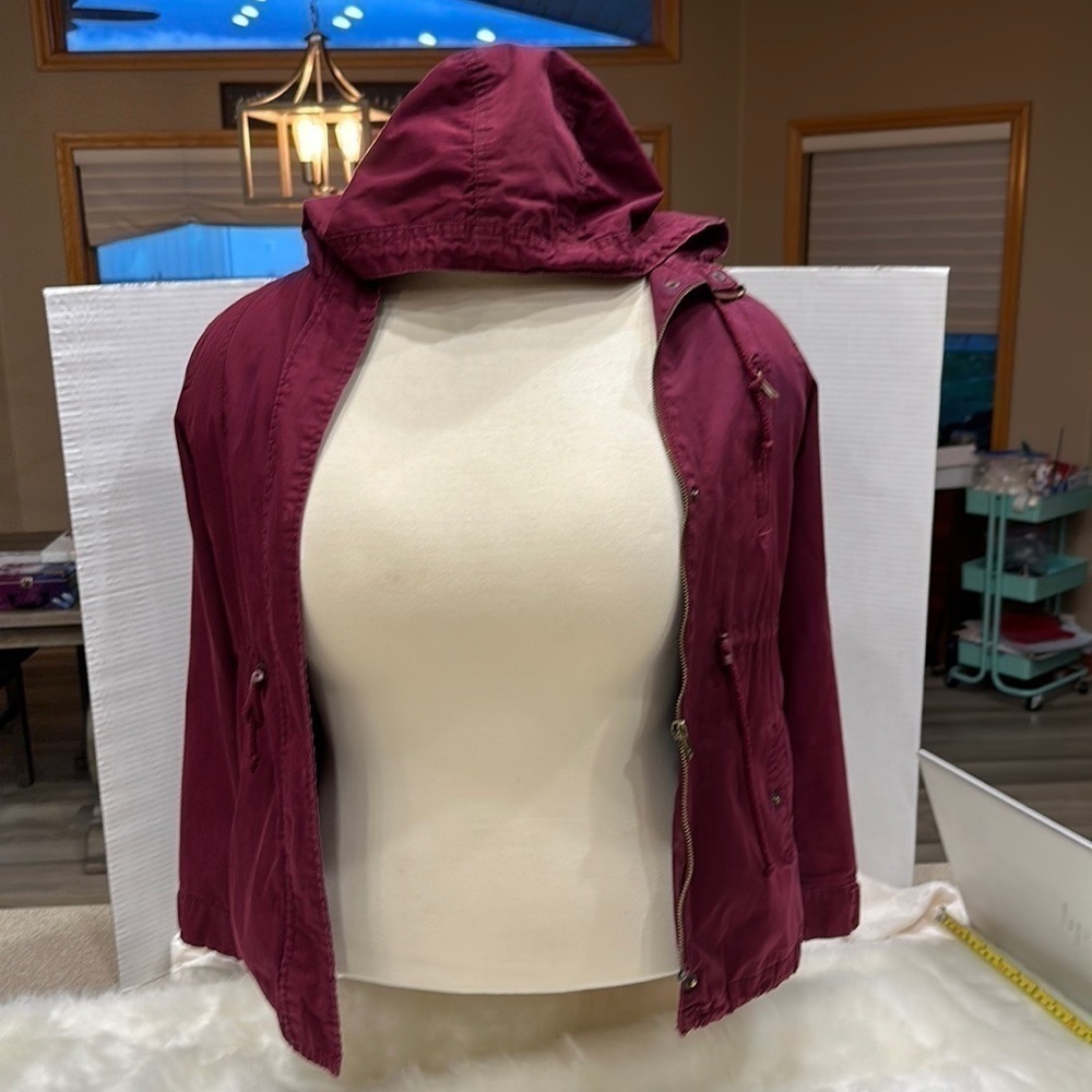 Ambience  fatigue burgundy hooded jacket size medium